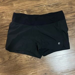 Like new Born Primitive maternity shorts
